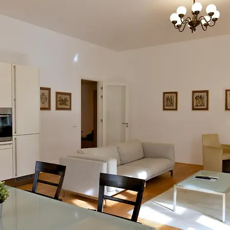 Kolonada Luxury 2 Bedroom Snezka アパート *