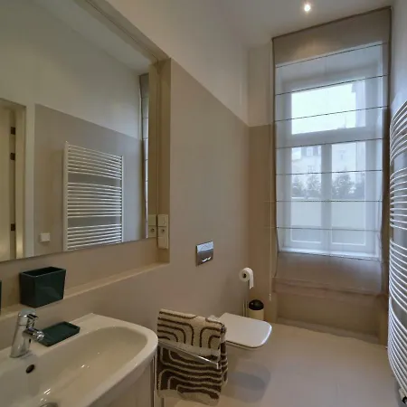 Kolonada Luxury 2 Bedroom Snezka דירה *